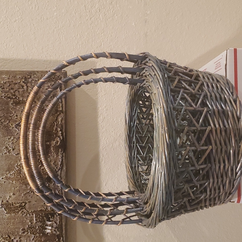 Set of 3 nestling baskets